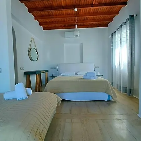 Manos Hotel 4*