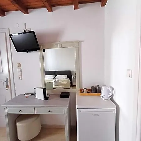 Manos Hotel 4*