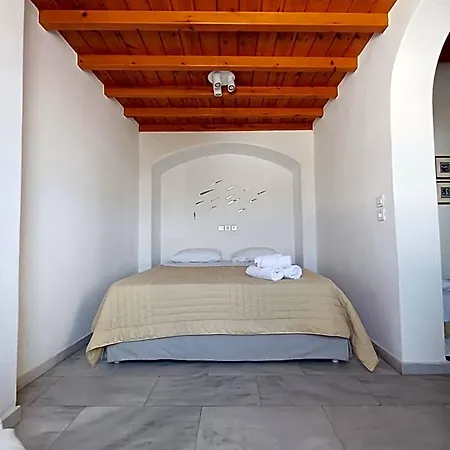 Manos 4* Mykonos Town