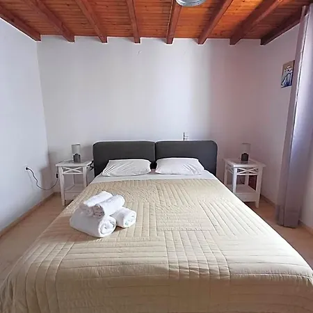 Manos Hotel 4*