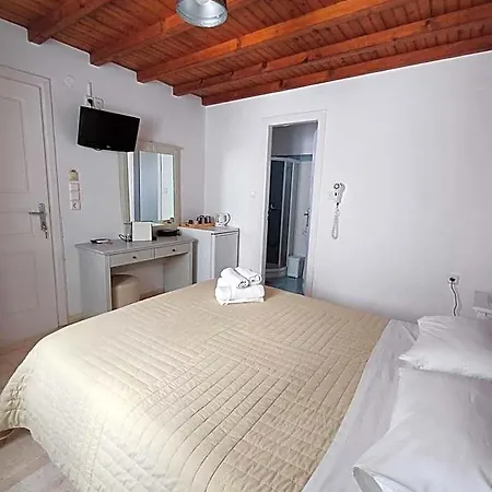 Manos Otel 4*