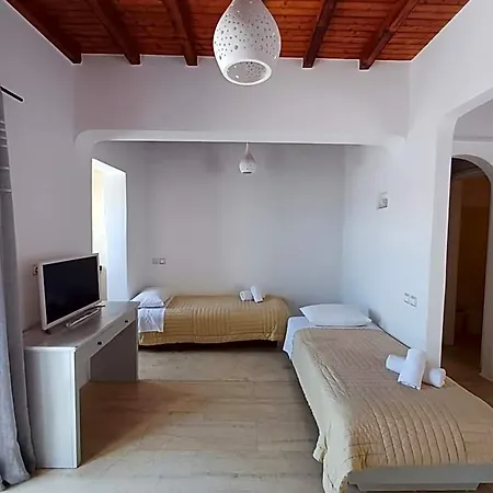 Manos Hotel